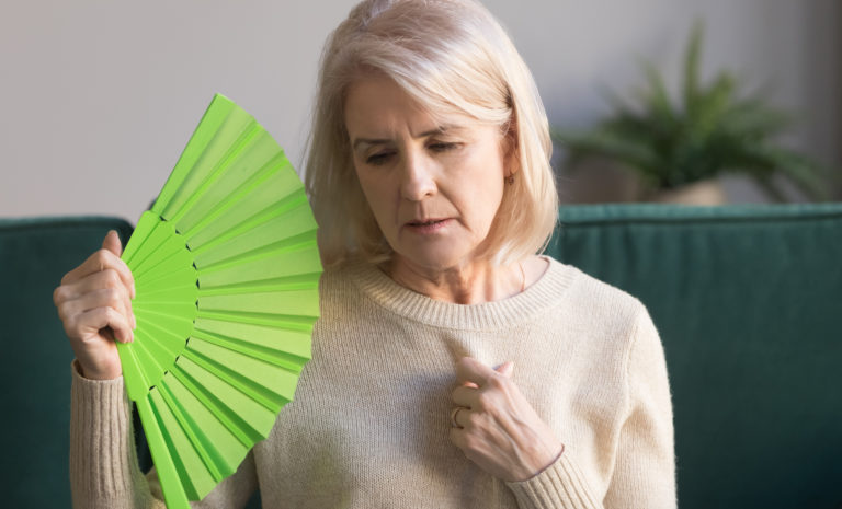 Calor da menopausa atinge até quem já passou dos 80