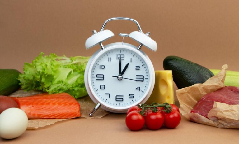 Jejum intermitente funciona mesmo? Veja vantagens e desvantagens da prática
